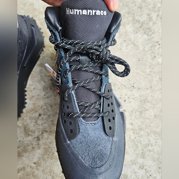 🩸NWT Adidas Pharrell HU NMD Shoes, sz 9.5 - Picture 11 of 11